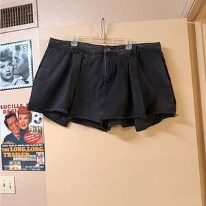 Forever 21 Plus Distressed Skort